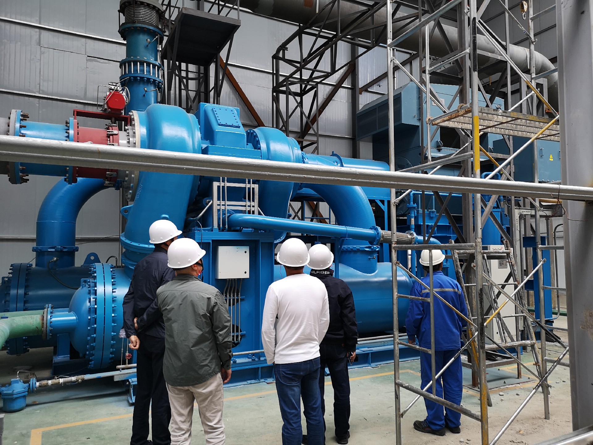 鈦靈特空分行業(yè)10萬(wàn)等級(jí)原料空壓機(jī)新品開(kāi)機(jī)試車成功